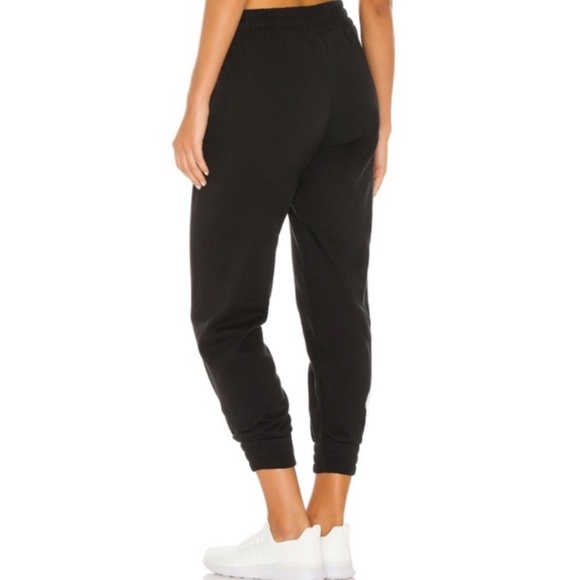 Nike NSW Air Sweat Pant In Black - Picture 2 of 11